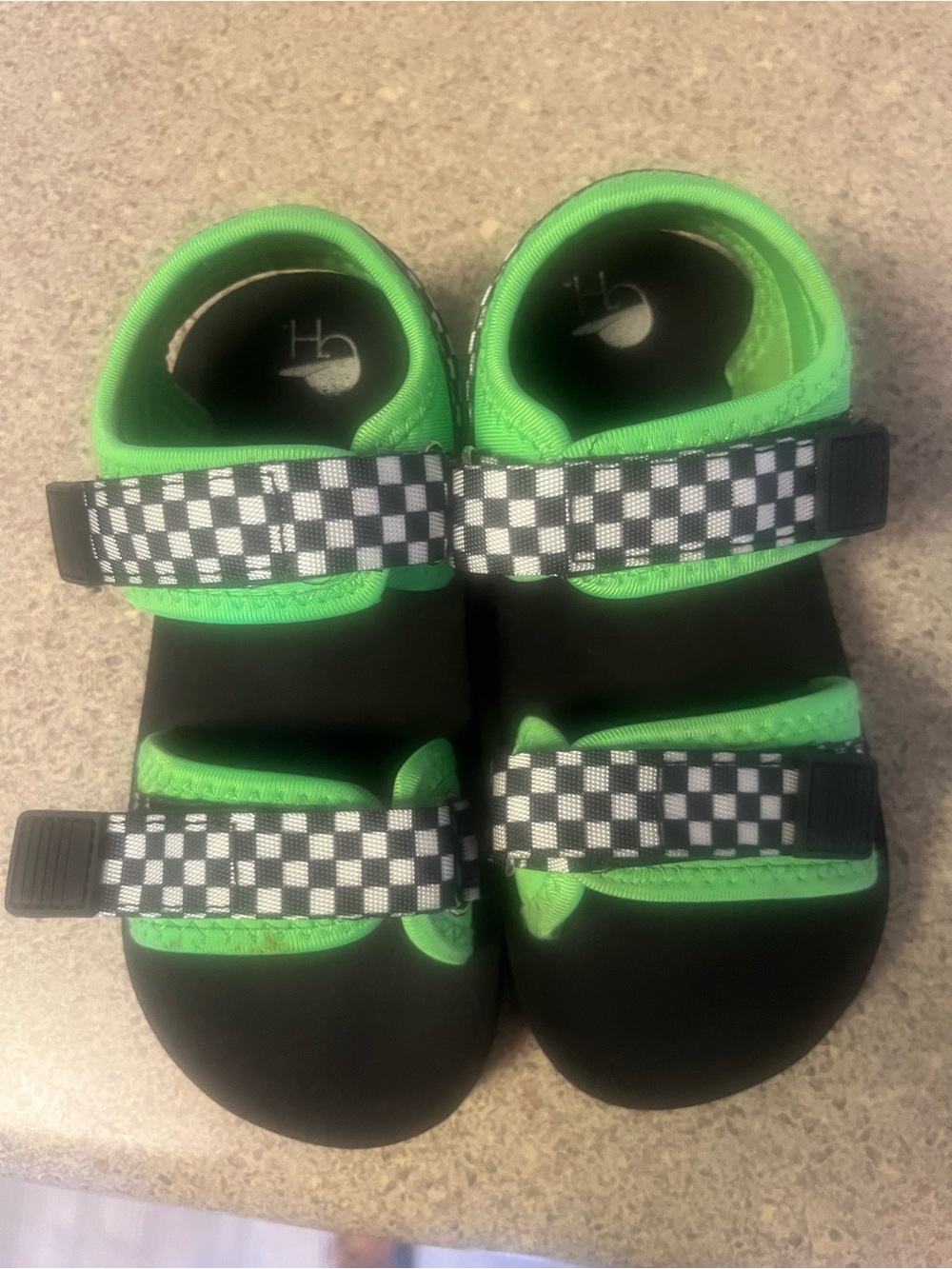 Little Boys Green Checkerboard Strap Sandals - size 1